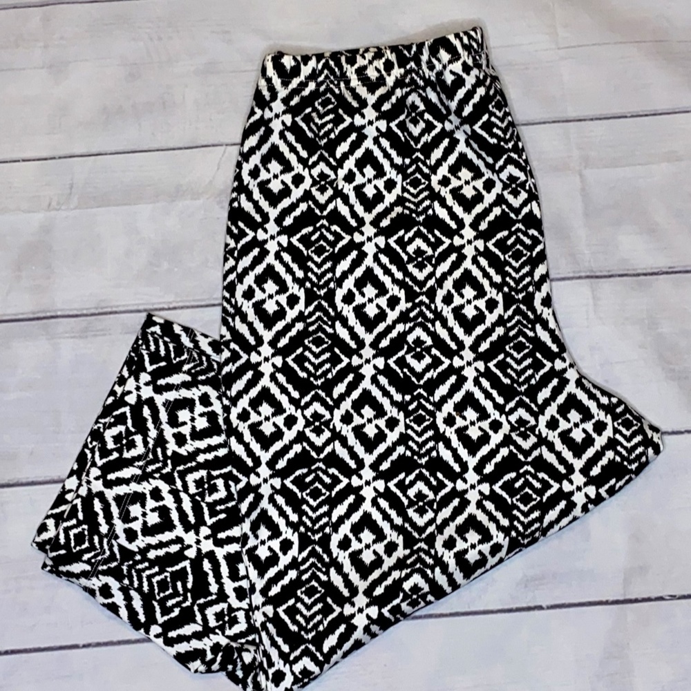Women With Control Black & White Capris Sz Large